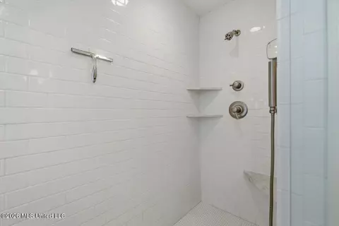 Bath - 1521 Saint Ann St, Jackson, MS 39202 photo 5 of 7