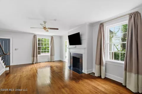 Living - 1521 Saint Ann St, Jackson, MS 39202 photo 2 of 3
