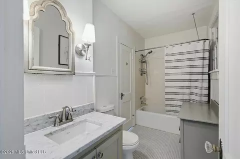 Bath - 1521 Saint Ann St, Jackson, MS 39202 photo 1 of 7