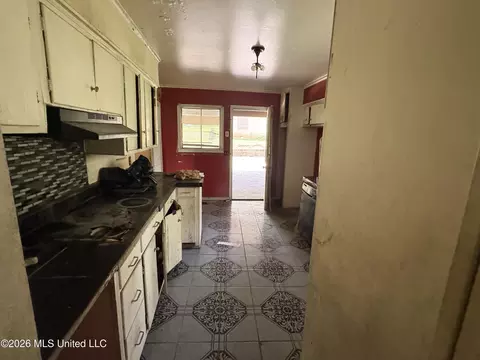 Entry Way - 2729 E Benwood Dr, Jackson, MS 39204 photo 1 of 1