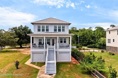 4723 E Belle Fontaine Rd, Ocean Springs, MS 39564