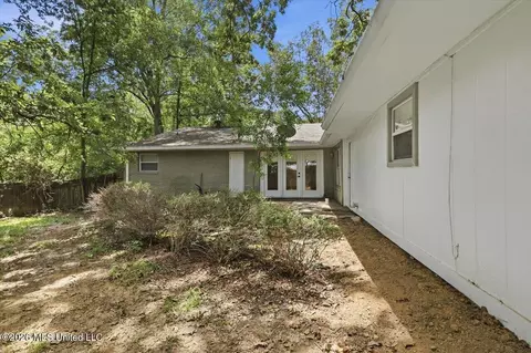 Exterior - 1786 Brecon Dr, Jackson, MS 39211 photo 4 of 5