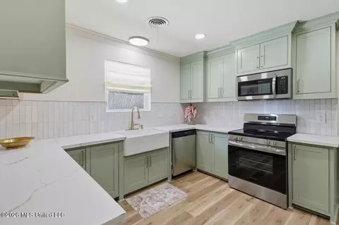 Kitchen - 1786 Brecon Dr, Jackson, MS 39211 photo 1 of 2