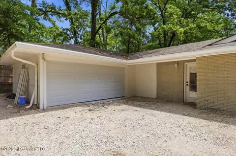 Exterior - 1786 Brecon Dr, Jackson, MS 39211 photo 2 of 5