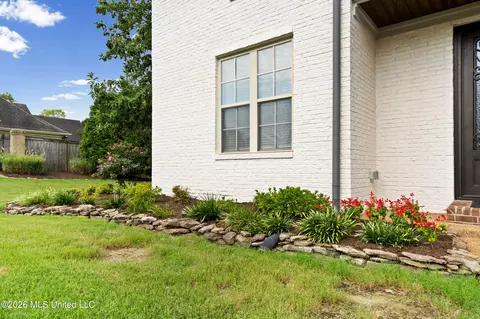 Exterior - 2157 Hemmingway Dr, Nesbit, MS 38651 photo 6 of 12