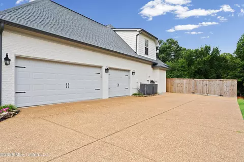 Exterior - 2157 Hemmingway Dr, Nesbit, MS 38651 photo 7 of 12