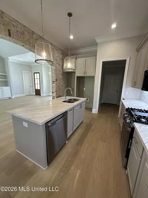 Kitchen - 412 Maple Cv, Madison, MS 39110 photo 2 of 3