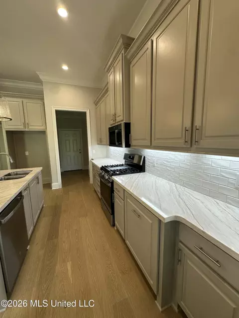 Kitchen - 412 Maple Cv, Madison, MS 39110 photo 3 of 3