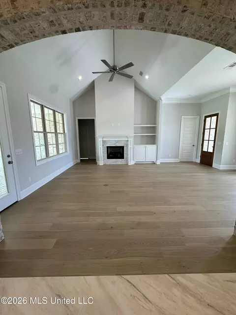 Living - 412 Maple Cv, Madison, MS 39110 photo 2 of 2