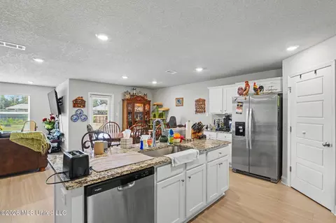 Kitchen - 133 Mulberry Dr, Lucedale, MS 39452 photo 2 of 4
