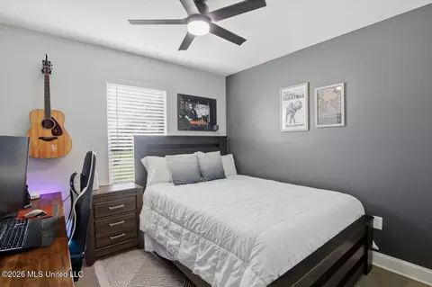 Bedroom - 1402 Victoria Ln, Brandon, MS 39042 photo 5 of 5
