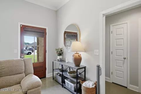 Entry Way - 1402 Victoria Ln, Brandon, MS 39042 photo 1 of 3