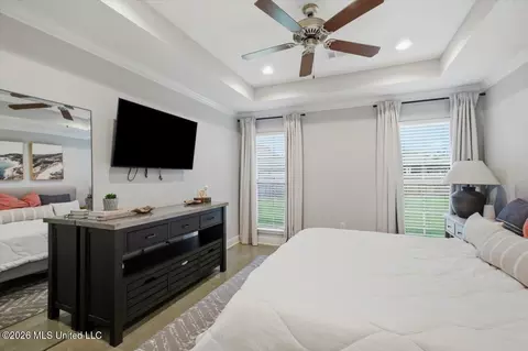 Bedroom - 1402 Victoria Ln, Brandon, MS 39042 photo 2 of 5