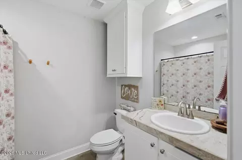 Bath - 1402 Victoria Ln, Brandon, MS 39042 photo 4 of 4