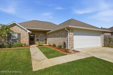 Exterior - 1402 Victoria Ln, Brandon, MS 39042 photo 3 of 6