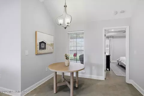 Entry Way - 1402 Victoria Ln, Brandon, MS 39042 photo 2 of 3