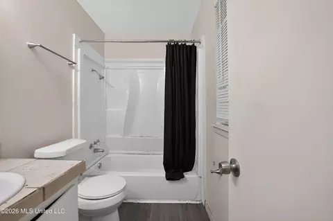 Bath - 185 Monaco Ct, Jackson, MS 39204 photo 1 of 3