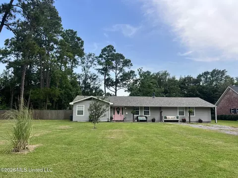13 40th St, Gulfport, MS 39507