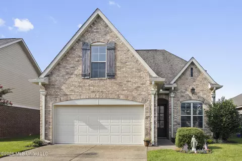 3931 Acadian Village Dr, Ocean Springs, MS 39564