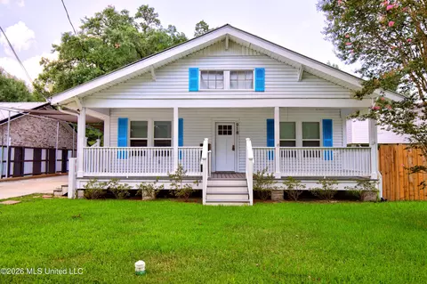 918 Sears Ave, Waveland, MS 39576