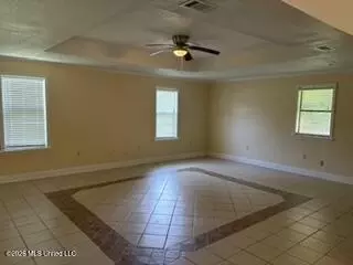 Living - 4897 Alcorn Rd, Lorman, MS 39096 photo 4 of 4