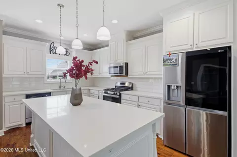 Kitchen - 240 Falls Xing, Madison, MS 39110 photo 1 of 2