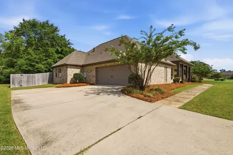 Exterior - 240 Falls Xing, Madison, MS 39110 photo 3 of 7