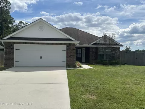 13742 Lawton Ln, Gulfport, MS 39503