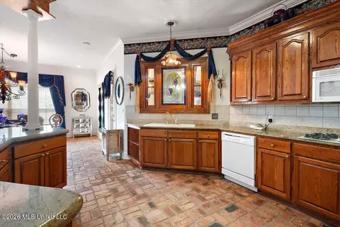 Kitchen - 219 Sunset Cir, Madison, MS 39110 photo 3 of 7