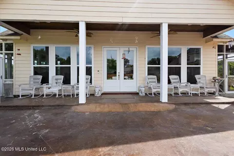 Exterior - 219 Sunset Cir, Madison, MS 39110 photo 10 of 17
