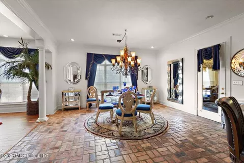 Dining - 219 Sunset Cir, Madison, MS 39110 photo 2 of 4