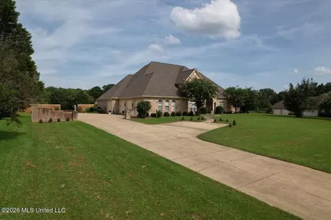 Exterior - 219 Sunset Cir, Madison, MS 39110 photo 2 of 17