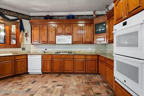Kitchen - 219 Sunset Cir, Madison, MS 39110 photo 4 of 7