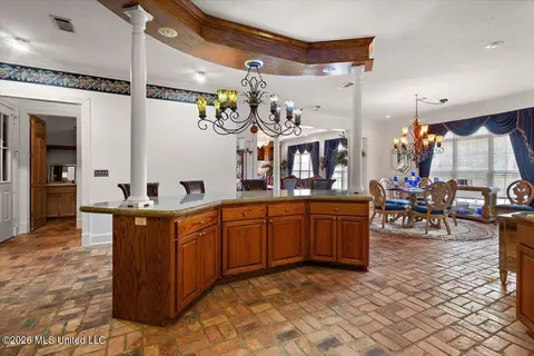 Kitchen - 219 Sunset Cir, Madison, MS 39110 photo 2 of 7