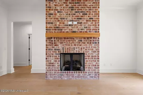 Living - 420 Aurora Cir, Canton, MS 39046 photo 2 of 2