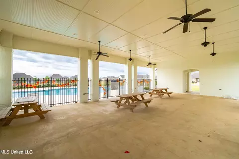 420 Aurora Cir, Canton, MS 39046 photo 5