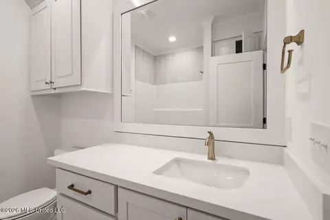 Bath - 420 Aurora Cir, Canton, MS 39046 photo 1 of 1