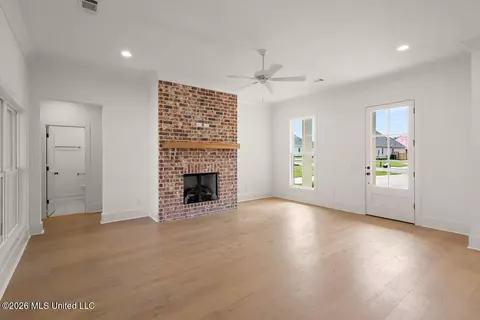 Living - 420 Aurora Cir, Canton, MS 39046 photo 1 of 2
