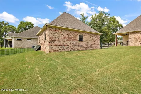Exterior - 612 Prosperity Pl, Brandon, MS 39042 photo 8 of 12