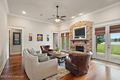 Living - 612 Prosperity Pl, Brandon, MS 39042 photo 1 of 2