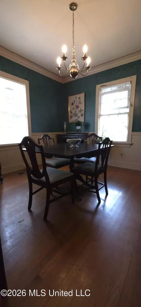 Dining - 1055 Manship St, Jackson, MS 39202 photo 1 of 1