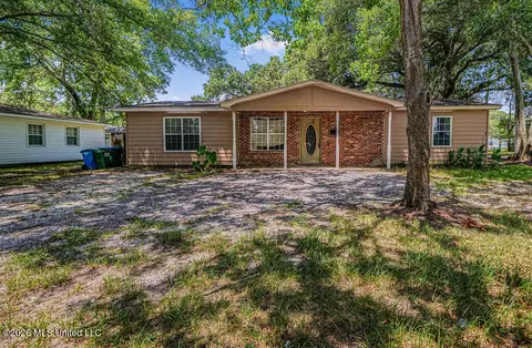 3215 Detroit Ave, Pascagoula, MS 39581