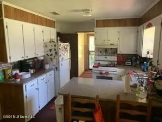 Entry Way - 29 Peoples Rd, Walnut Grove, MS 39189 photo 1 of 1