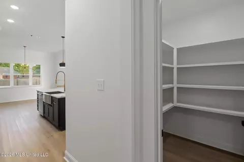 Entry Way - 620 Old Savannah Dr, Long Beach, MS 39560 photo 4 of 5