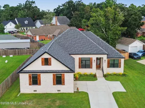 Exterior - 620 Old Savannah Dr, Long Beach, MS 39560 photo 2 of 3