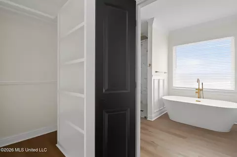 Entry Way - 620 Old Savannah Dr, Long Beach, MS 39560 photo 2 of 5