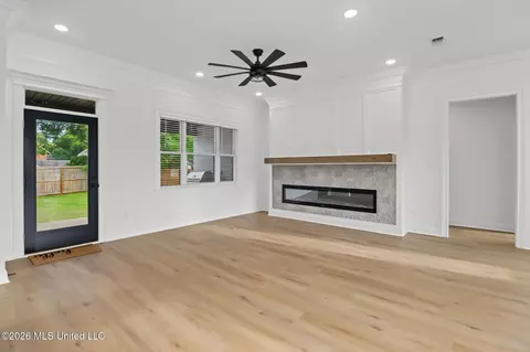 Living - 620 Old Savannah Dr, Long Beach, MS 39560 photo 1 of 4
