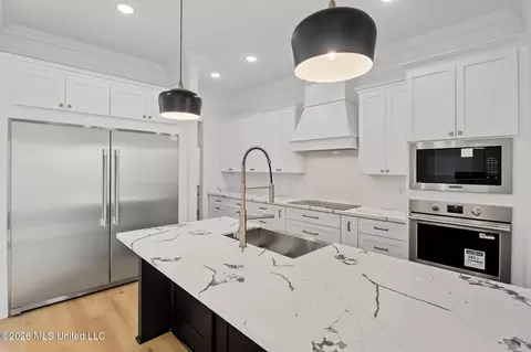 Kitchen - 620 Old Savannah Dr, Long Beach, MS 39560 photo 2 of 3