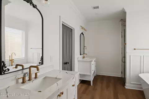 Bath - 620 Old Savannah Dr, Long Beach, MS 39560 photo 1 of 9