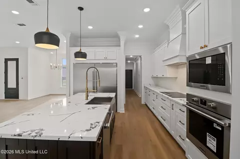Entry Way - 620 Old Savannah Dr, Long Beach, MS 39560 photo 1 of 5